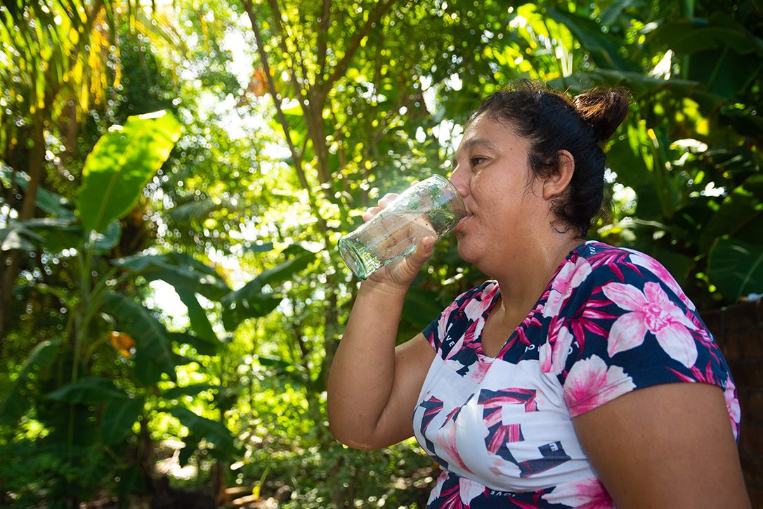 Agua y saneamiento en zonas rurales de El Salvador: “La mayoría de mis hermanos estaban siempre enfermos por el agua”