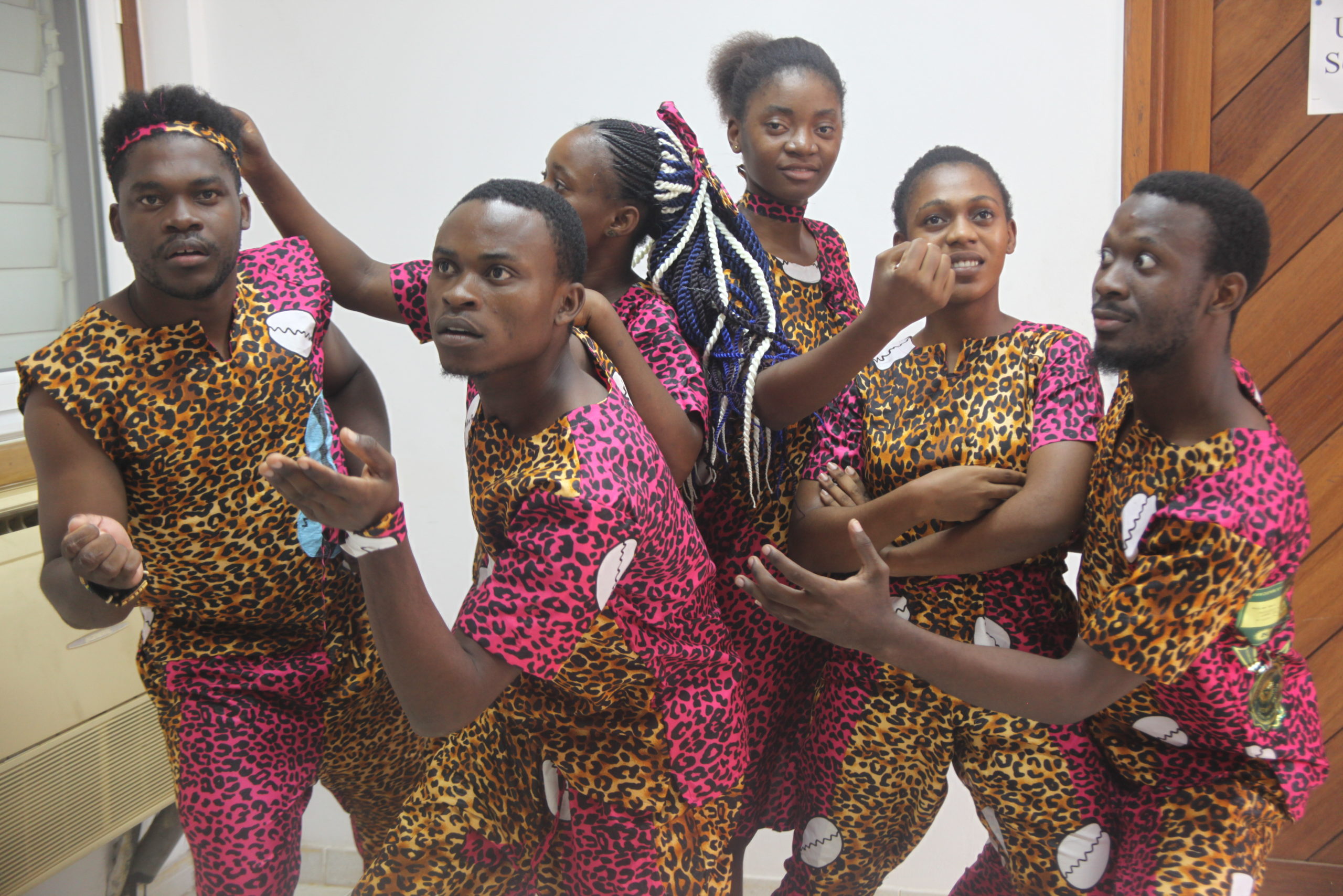 Presentacin de la obra Ndakara por Biyeyema