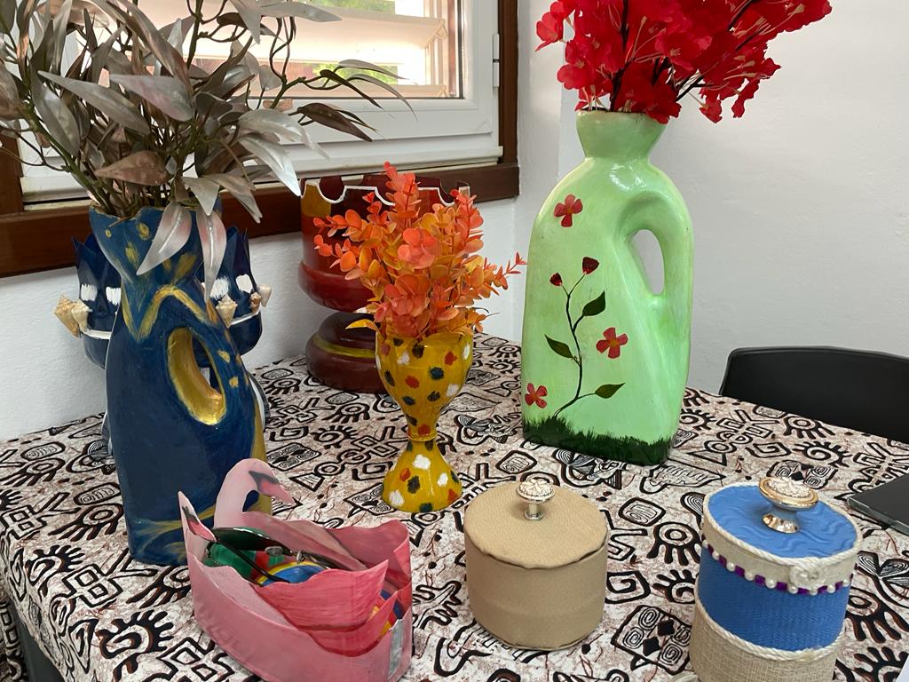 Clausura y exposicin de productos finales del Taller ecolgico de residuos plsticos