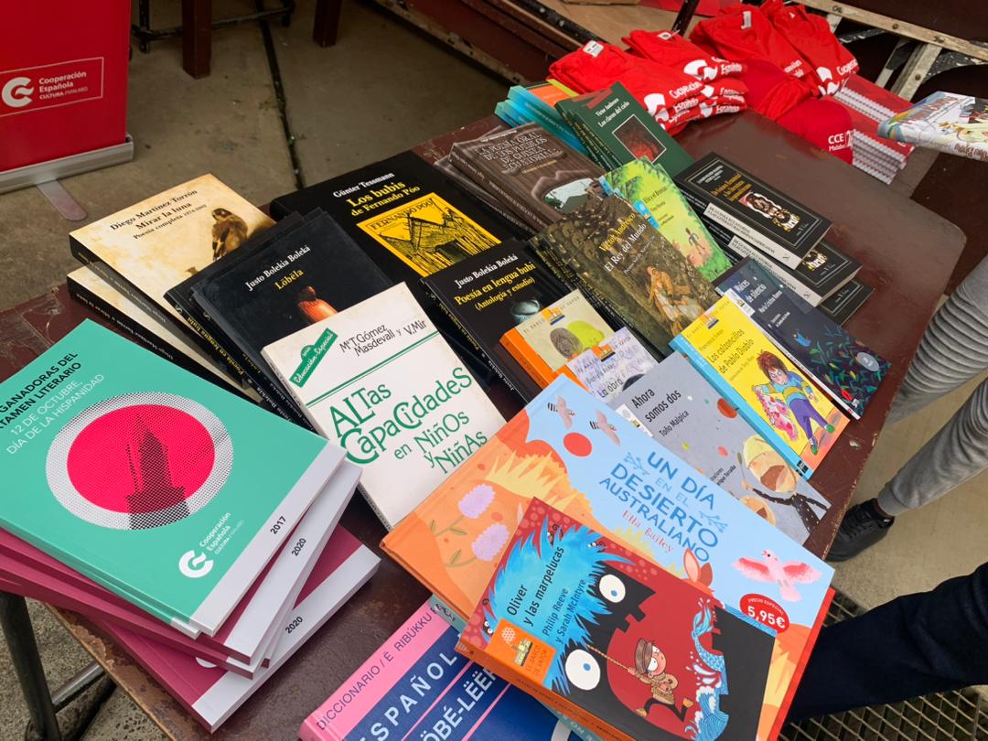 Feria del Libro de Malabo Con Caritas Felices y el Ministerio de Cultura Turismo y Promocin Artesanal