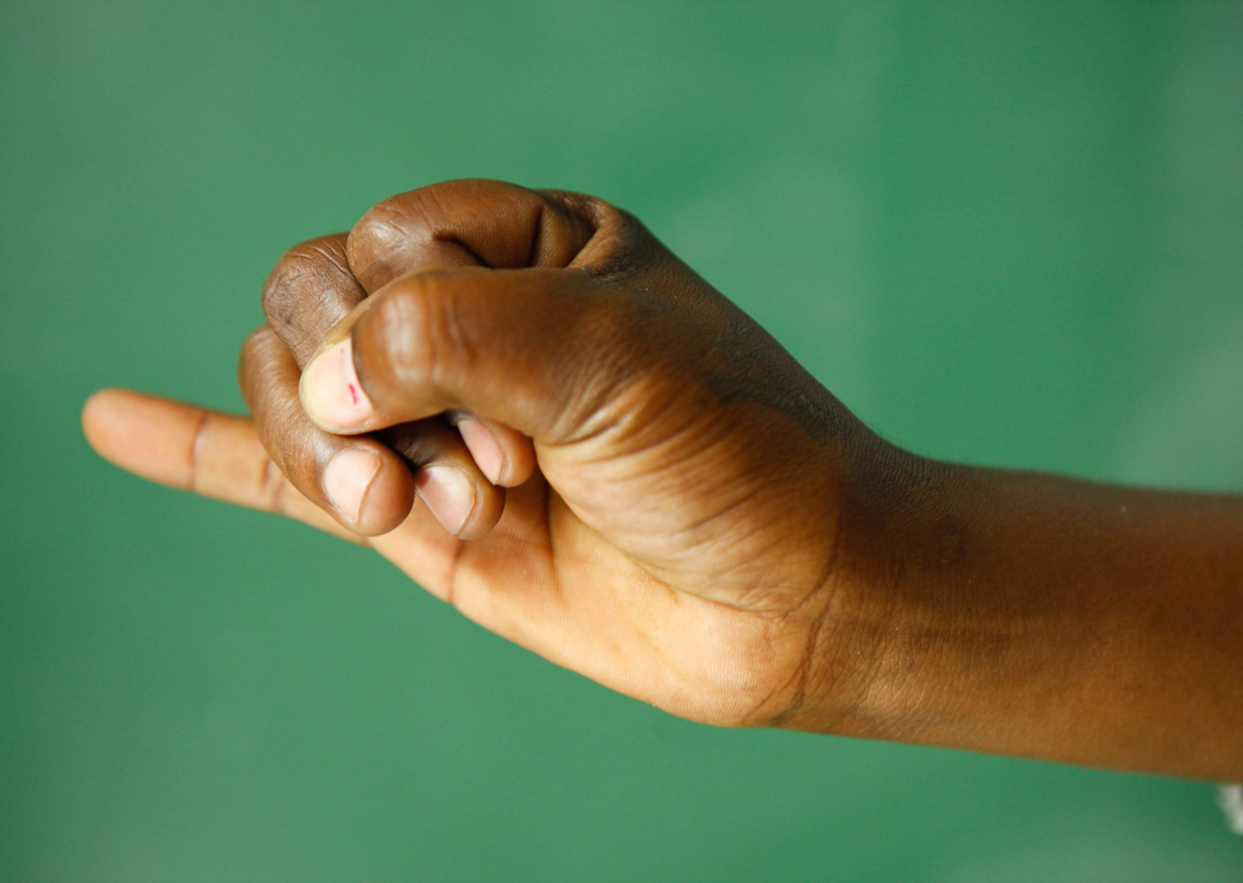 Taller de lengua de signos para personas con discapacidad auditiva
