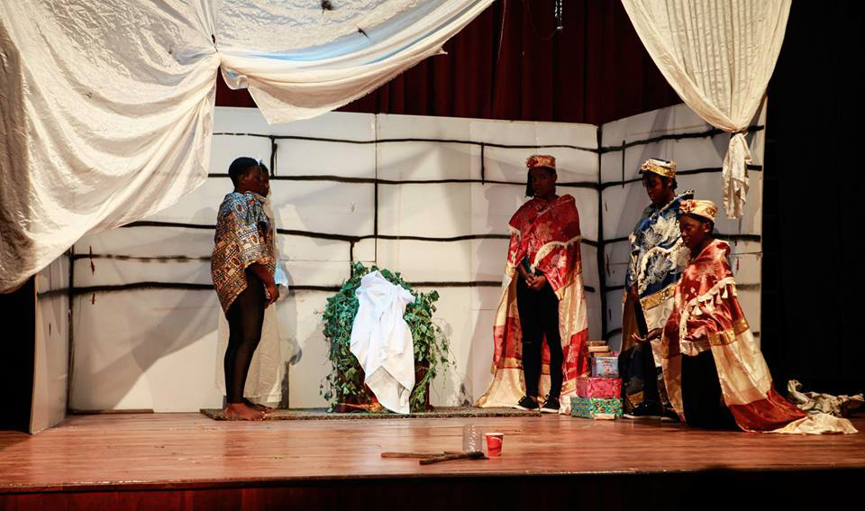 Semana de la Infancia Teatro Las tres reinas magas por Biyeyema
