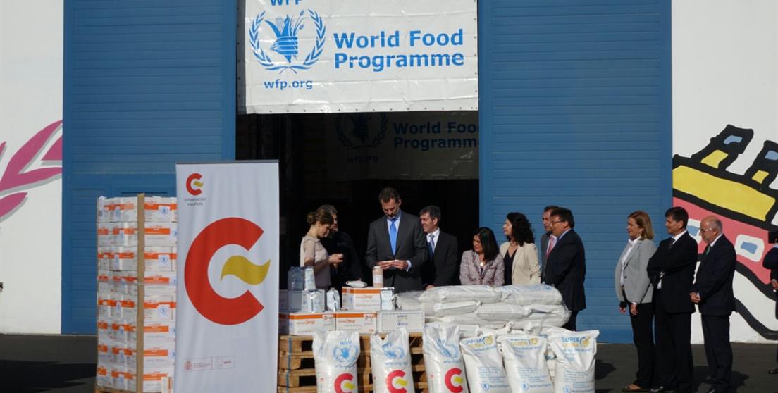 Visita de los reyes a la base logística de Las Palmas